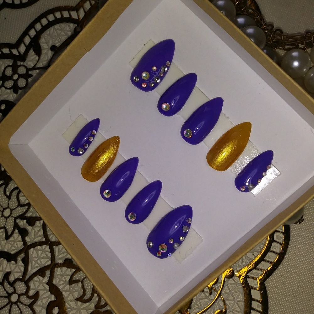 Press on gel nails - Picture 2 of 5